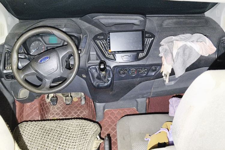 Used Ford Transit 2017 2.0T Diesel Multi-Function Commercial Vehicle Mid-Drive Mid-Roof China V Standard
