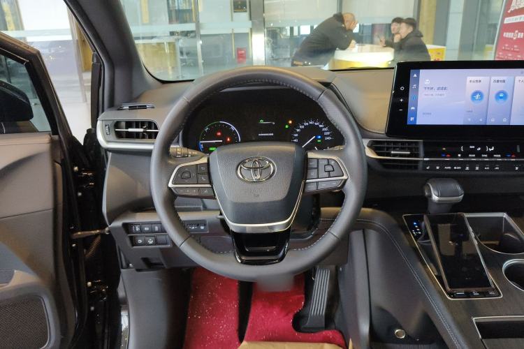 Used Toyota SIENNA 2023 2.5L Hybrid Deluxe Edition
