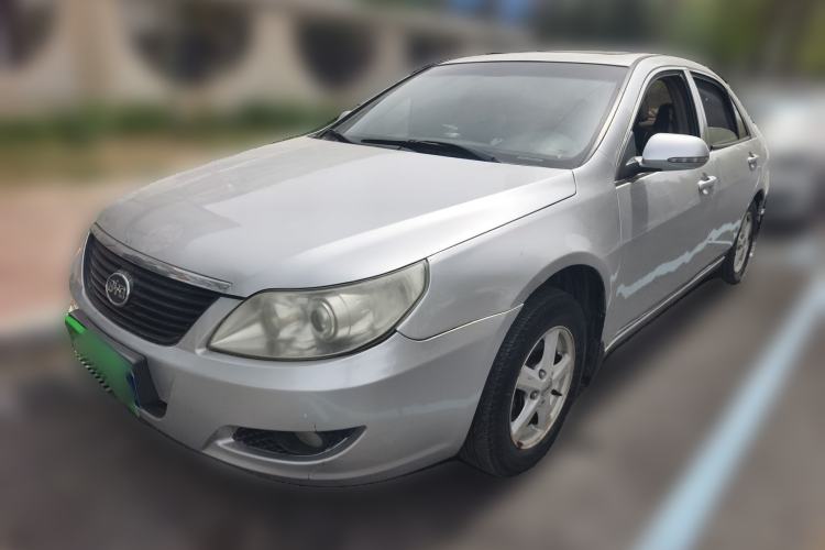 Used BYD F6 2011 Golden Edition 2.0L CVT Deluxe Model