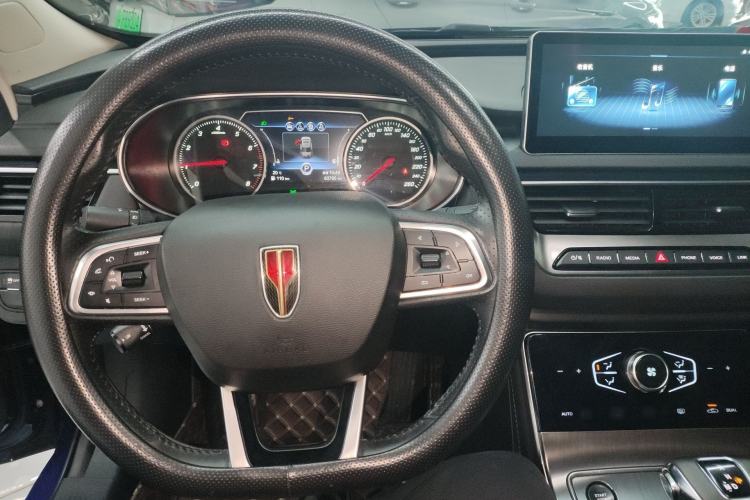 Used Hongqi H5 2022 Classic Model Facelift 1.5T DCT Qiyun Edition Center Console