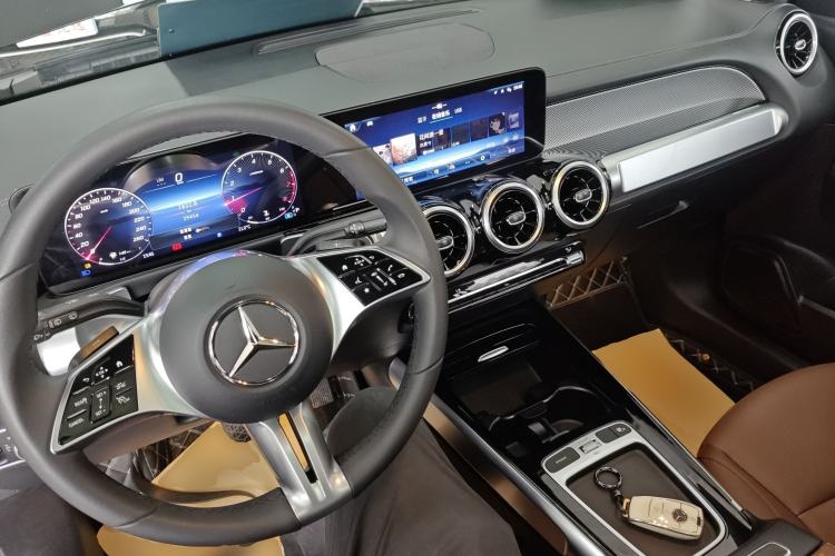 Used Mercedes-Benz GLB 2024 Refresh GLB 200 Fashion Edition