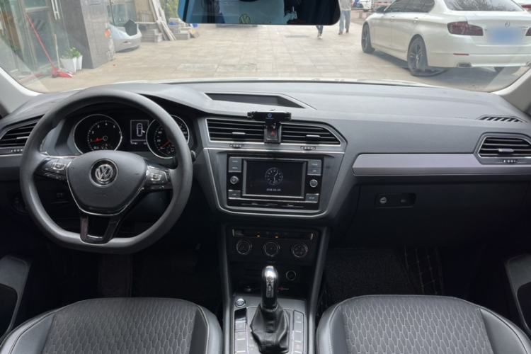 Used Volkswagen Tiguan L 2019 330TSI Automatic Two-Wheel Drive Luxury Edition China VI Standard
