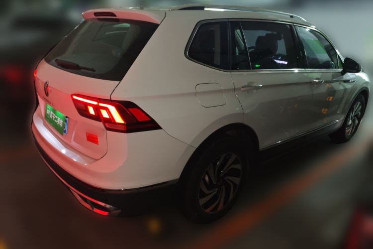 Used Volkswagen Tiguan L 2024 300TSI Automatic Two-Wheel Drive Smart Edition Rear Right 45 Deg