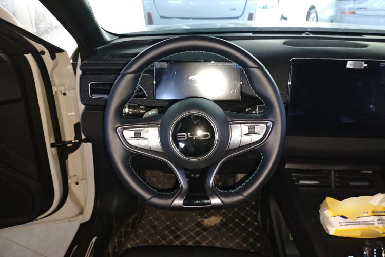 Used BYD Seal 06 New Energy 2025 DM-i Smart Drive 80KM Prestige Model Steering Wheel