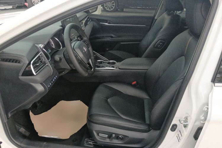 Used Toyota Camry 2021 2.0G Luxury Edition
