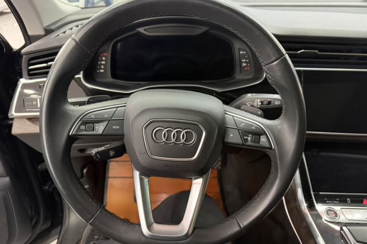 Used Audi Q7 2020 55 TFSI quattro S line sports model