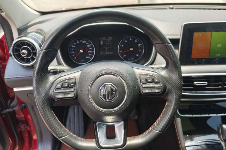 Used MG HS 2018 20T Automatic Two-Wheel Drive Hormone Dynamic Edition China V Standard Interior 2