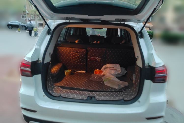 Used Roewe RX5 2016 Revised Version 20T Two-Wheel Drive Manual Transmission Luxury Edition
