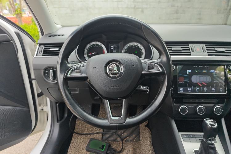Used Skoda Octavia 2018 TSI230 DSG Luxury Edition Steering Wheel