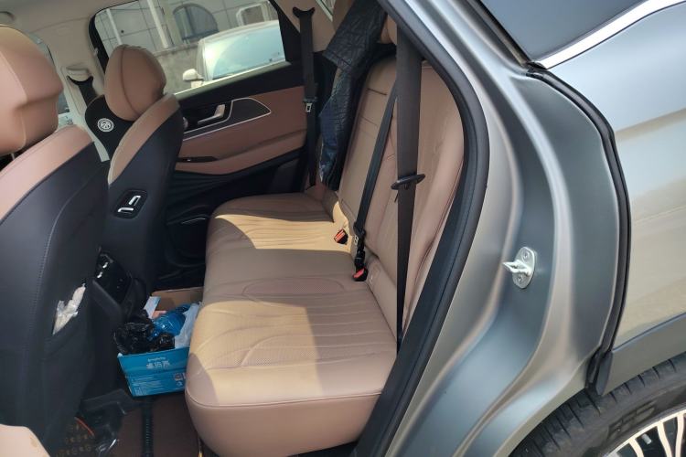 Used Chery Tiggo 8 L 2024 2.0T Two-Wheel Drive Prestige Version 5 Seats Left Rear Seat