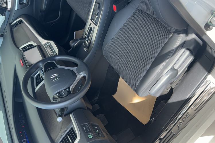 Used Honda Jade 2014 1.8L Automatic Comfort Elite Version 5 Seats
