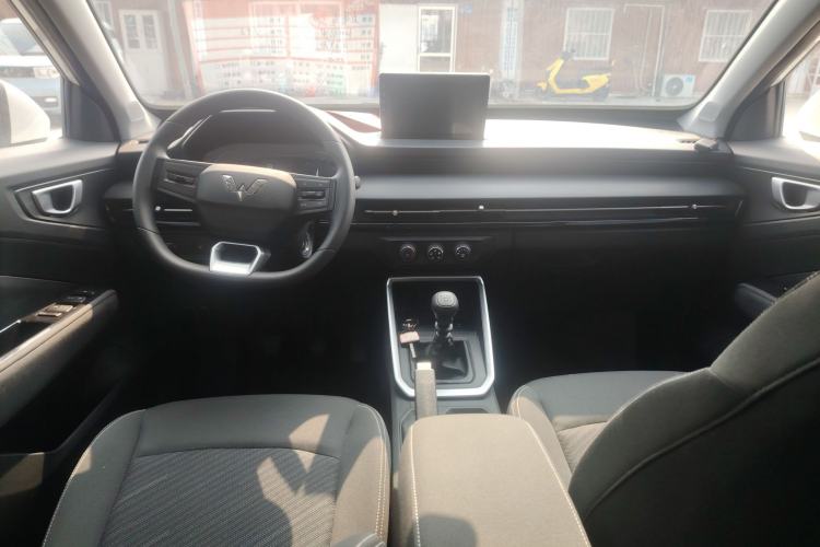 Used Wuling Alvez 2022 1.5L Manual Free-Style Model