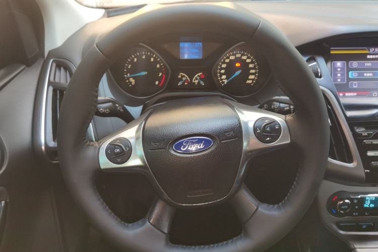 Used Ford Focus 2012 Sedan 1.6L Automatic Fashion Edition