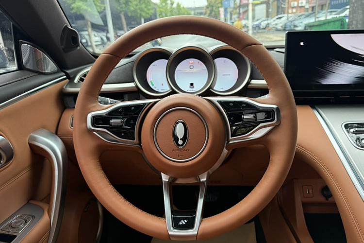 Used ORA Lightning Cat 2022 555 km Luxury Edition