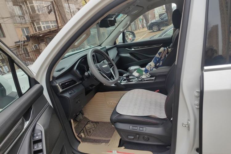 Used SAIC MAXUS D90 Pro 2020 2.0T Gasoline 4x4 Flagship Edition 7 Seats
