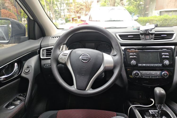Used Nissan Qashqai 2016 2.0L CVT Elite Edition Steering Wheel