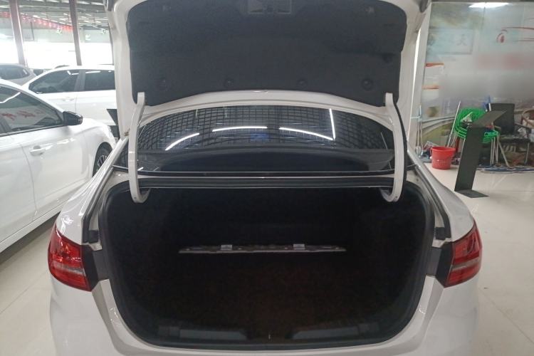 Used Ford Escort 2017 Happiness Edition 1.5L Automatic Fashion Version Trunk