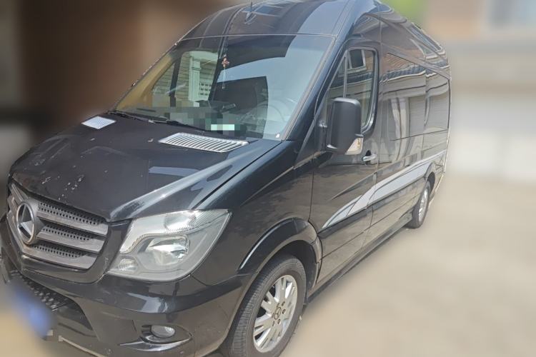Used Mercedes-Benz Sprinter Mercedes-Benz Sprinter, 7-seater, automatic transmission, Flyball brand conversion, manufactured in June 2016, engine displacement 3.5 liters. Guazi used car, China used car export, Used car for sale, Used  cars, Cheapest cars for sale
