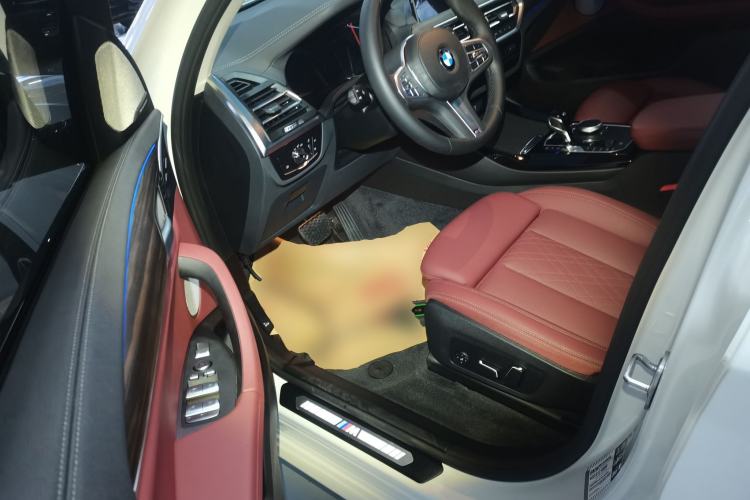 Used BMW X3 2023 Restyled xDrive30i Leading Edition M Night Sky Package Driver Seat