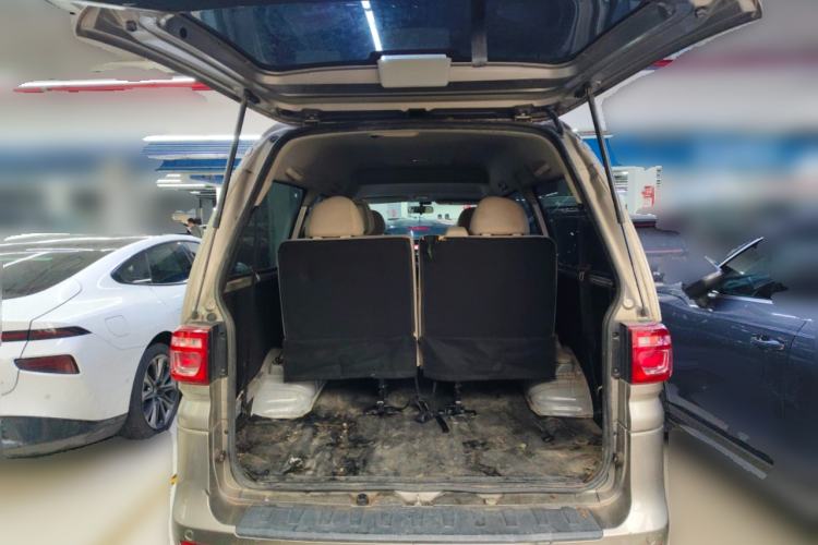 Used FORTHING Lingzhi 2022 M5L 2.0L Utility Model 7 Seats Trunk