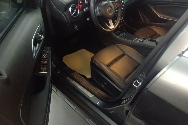 Used Mercedes-Benz GLA 2018 GLA 200 Sport Edition Driver Seat