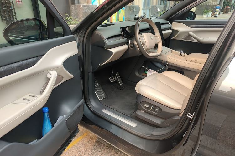 Used Nio ES8 2023 75 kWh Executive Edition