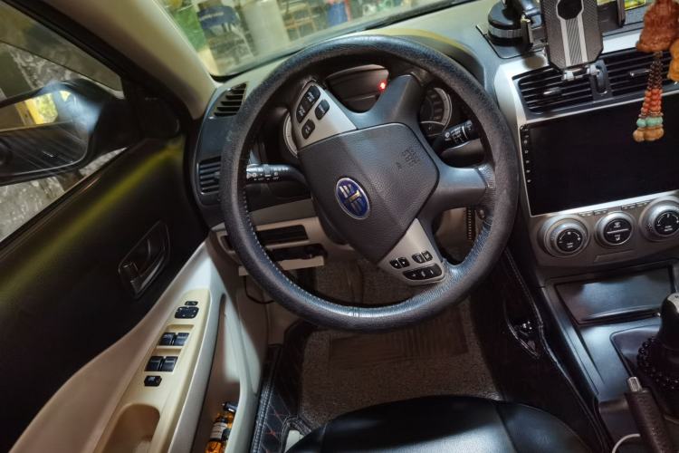 Used Bestune B50 2012 1.6L manual sunroof version Steering Wheel