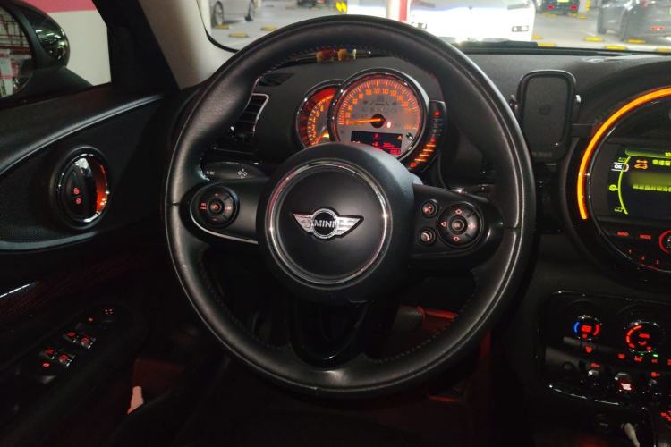 Used MINI Clubman 2016 Revised Version 1.5T COOPER Connoisseur Edition
