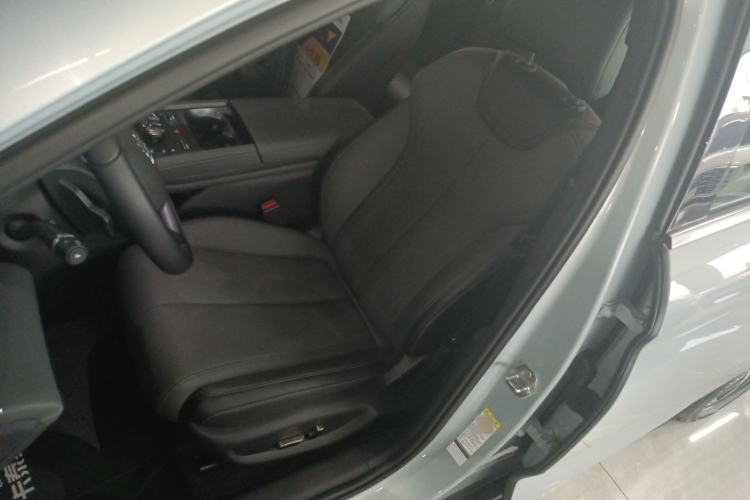 Used BYD Qin L 2025 DM-i Smart Drive 120KM Superior Model
