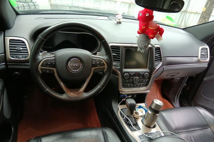 Used Jeep Grand Cherokee 2016 3.0L Comfort Navigation Edition Center Console