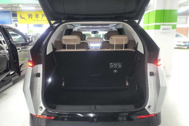 Used XPeng X9 2024 610 Long-Range Pro
