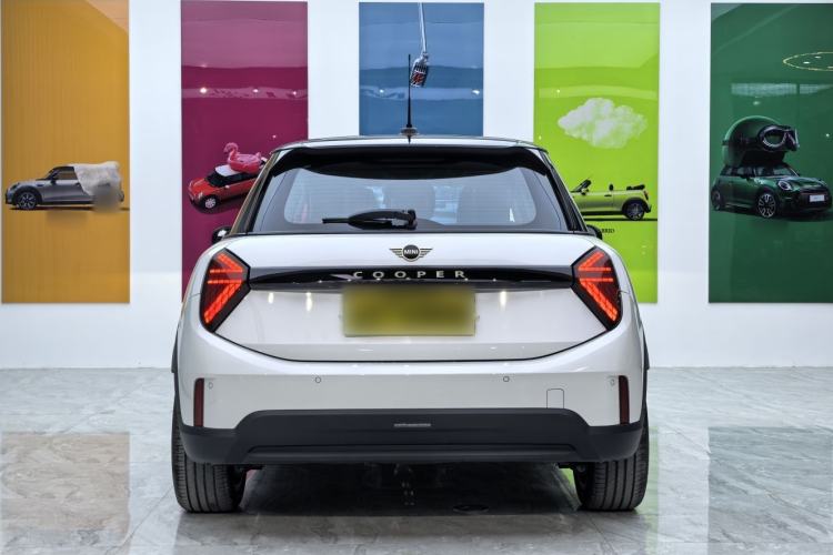 Used MINI MINI 2025 1.5T COOPER Classic Edition Five-Door Version
