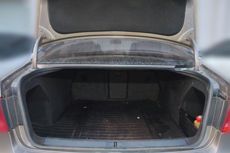 Used Volkswagen Magotan 2015 Revised Version 2.0 TSI Luxury Edition Trunk