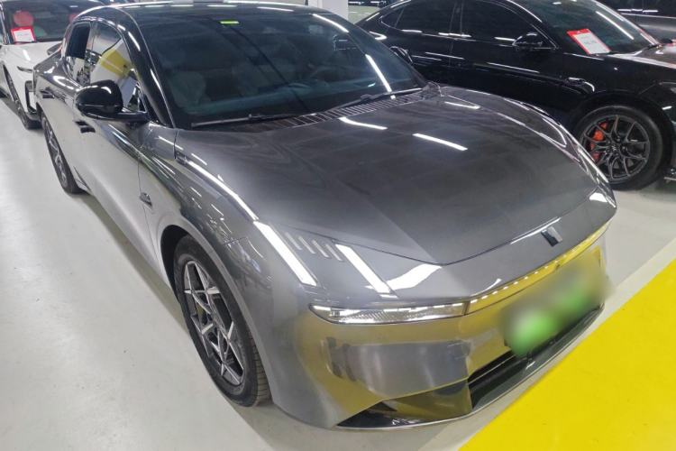 Used Lynk & Co Z10 2025 95 kWh 766 km Range Rear-Wheel Drive Max Front Right 45 Deg