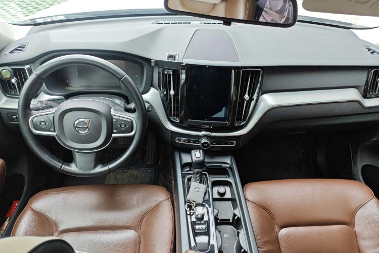 Used Volvo XC60 2019 T5 4x4 Smart Edition China V Standard