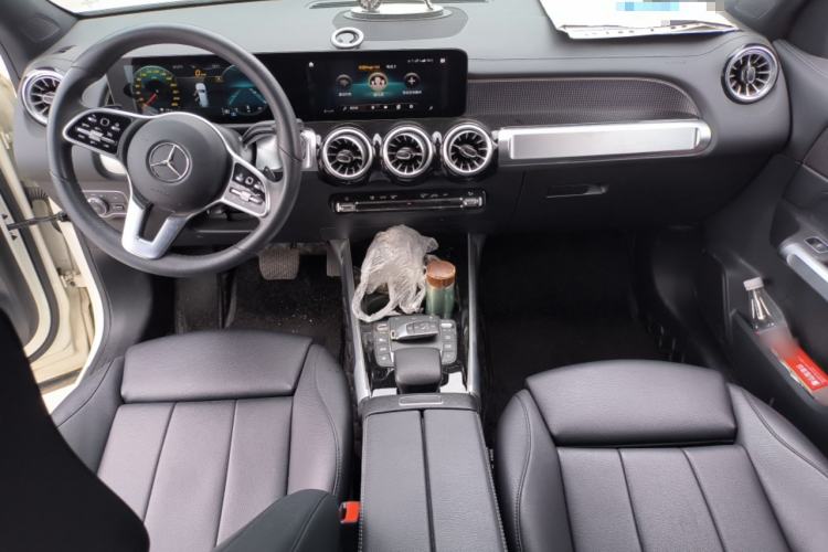 Used Mercedes-Benz GLB 2021 GLB 200 Dynamic Edition Center Console