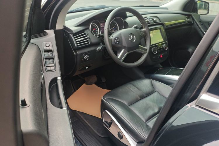 Used Mercedes-Benz R-Class 2017 R 320 4MATIC Business Edition Prestige Model Driver Seat