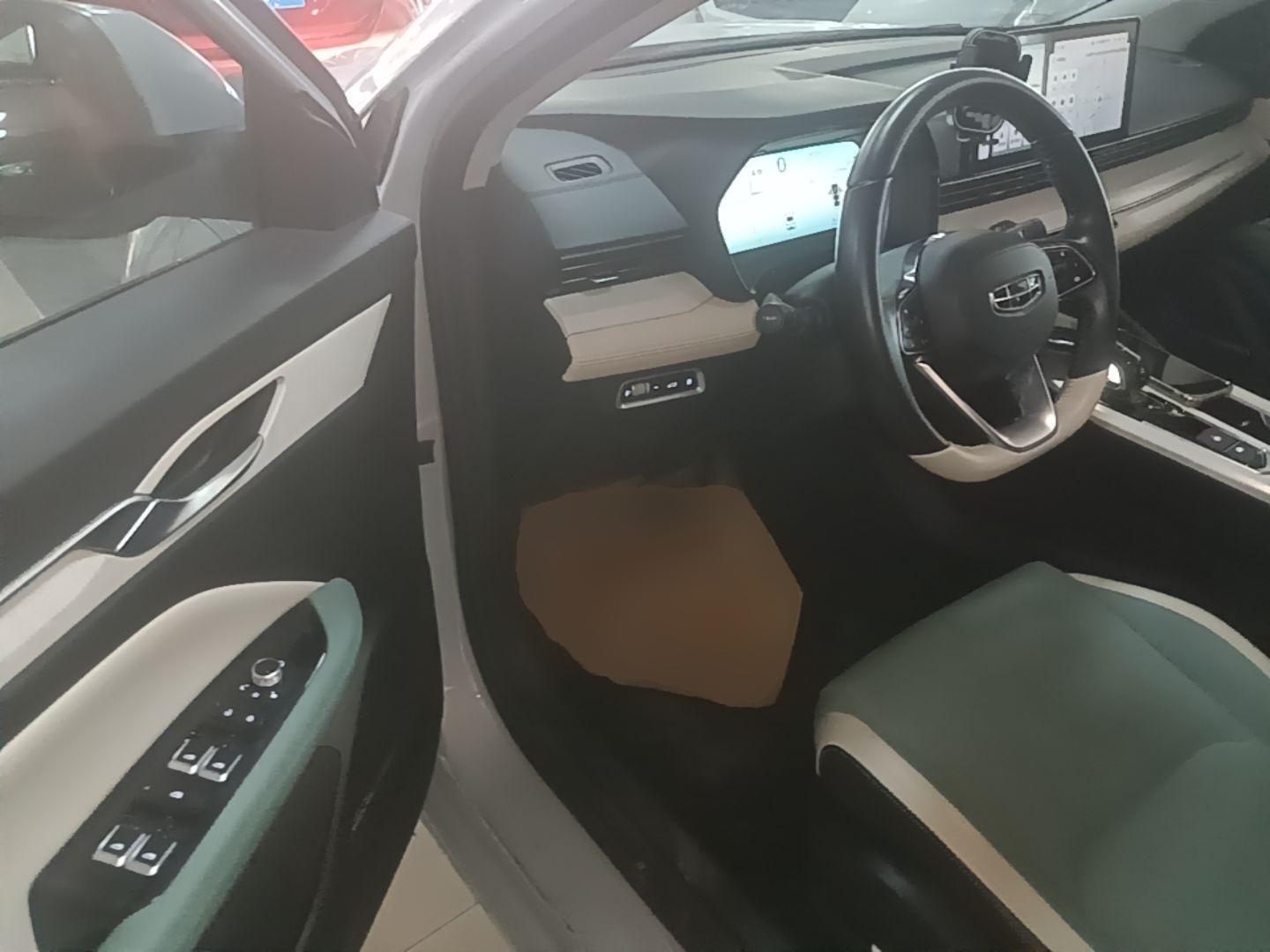 Geely Auto Emgrand L HiP 2022 1.5TD-DHT Pro 100KM Super Rui — снимка 18