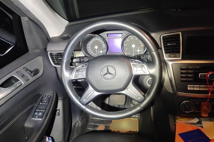 Used Mercedes-Benz M-Class 2014 ML 320 4MATIC
