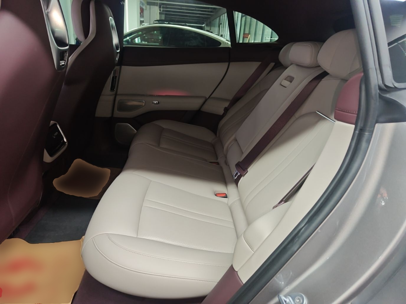 Xiaomi Auto YU7 2025 Ultra-Long Range All-Wheel Drive Pro Version — снимка 20