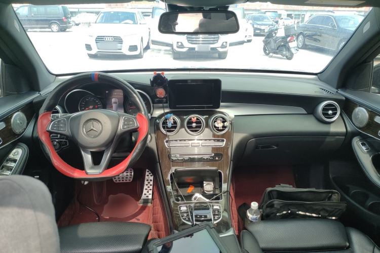 Used Mercedes-Benz GLC 2019 GLC 260 4MATIC Luxury Model Center Console