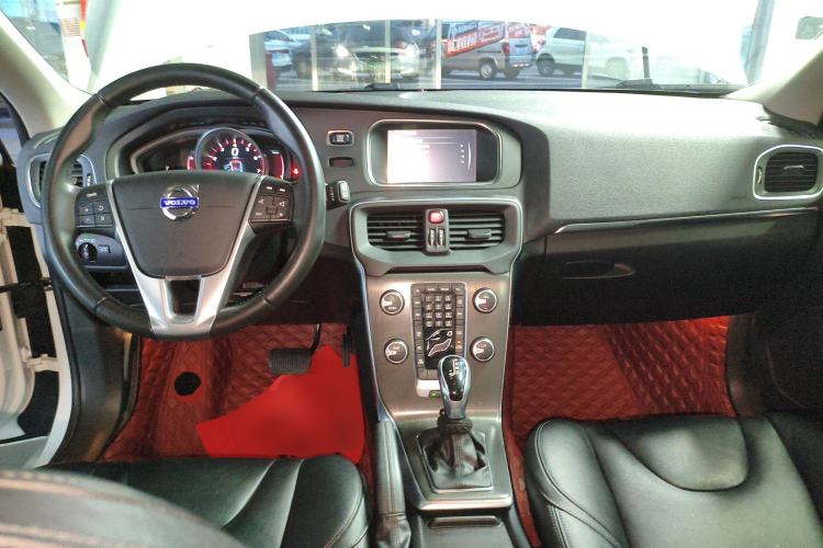 Used Volvo V40 2016 T3 Zhiyi Edition