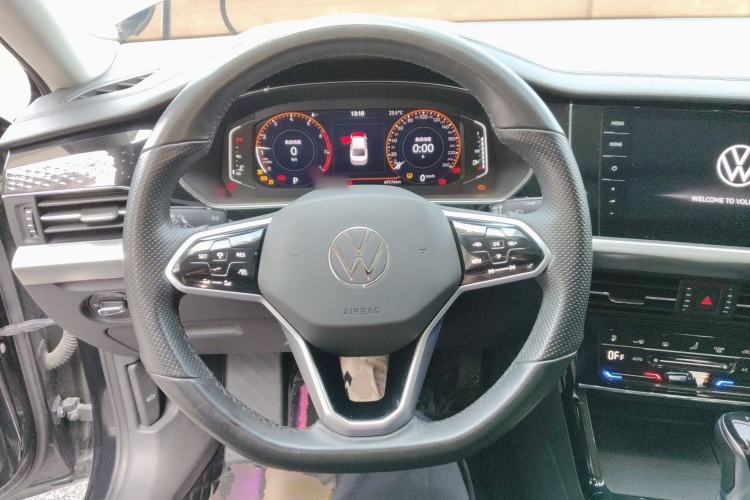 Used Volkswagen Passat 2022 330TSI Starry Luxury Edition Steering Wheel