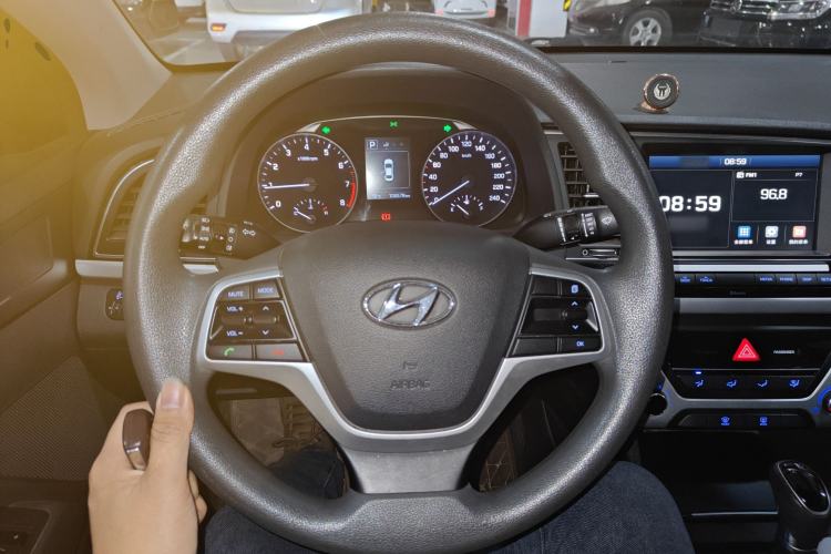 Used Hyundai Elantra (6th Generation / Lingdong) 2016 1.6L Automatic ZhiXuan – Elite Version Steering Wheel