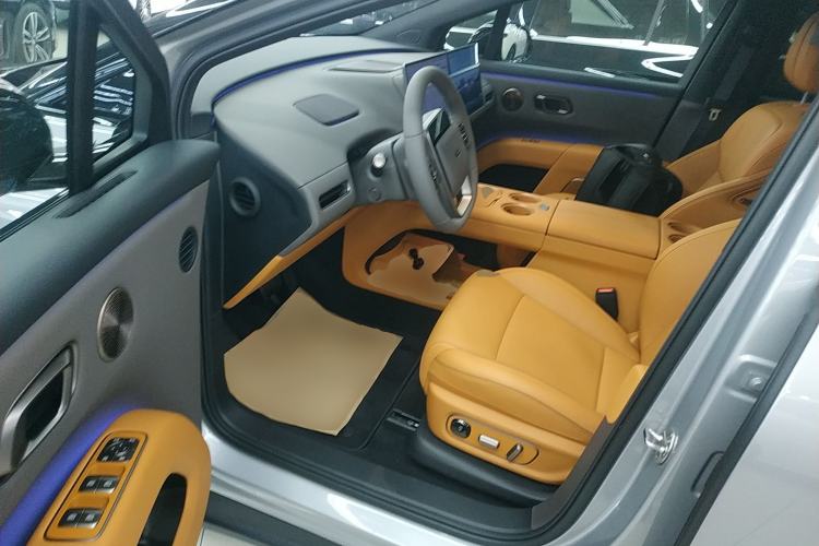 Used Li Auto Li Auto i8 2025 Model Standard Version
