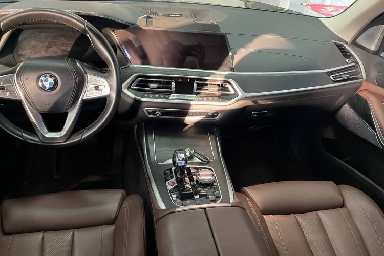 Used BMW X7 2020 xDrive40i Luxury Package with Leading Features