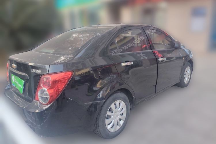 Used Chevrolet Aveo Sonic 2011 Sedan 1.4L MT SL