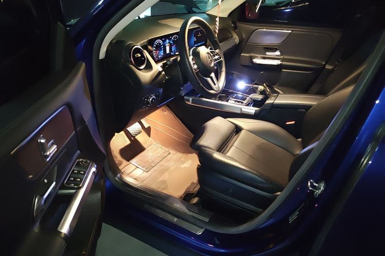 Used Mercedes-Benz GLB 2020 GLB 200 Dynamic Edition Driver Seat