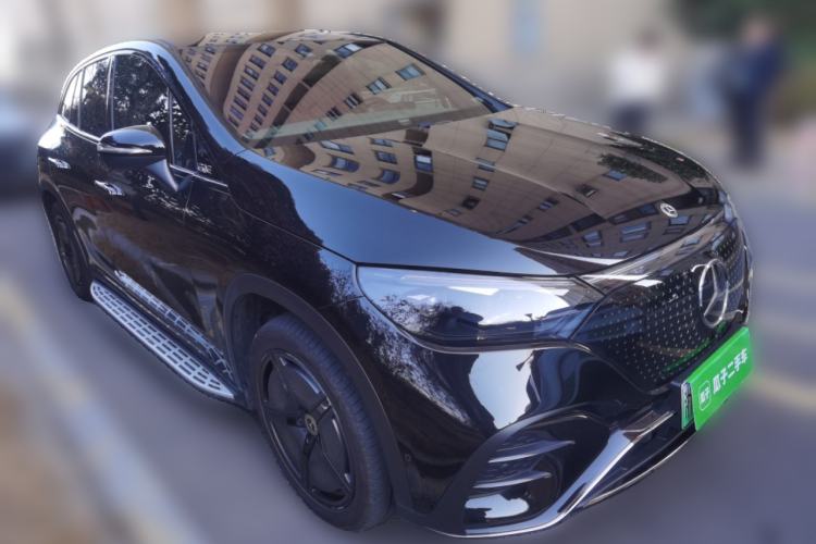 Used Mercedes-Benz EQE SUV 2023 500 4MATIC Special Edition Front Right 45 Deg