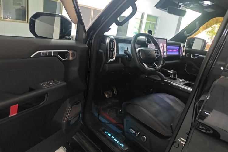 Used JETOUR Traveler 2023 2.0T All-Wheel Drive CrossPRO+
